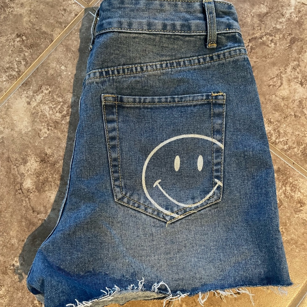 Angel Kiss Denim Collection Smiley Face Shorts size 9